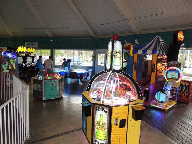 Pelican Pier Pavilion - Arcade